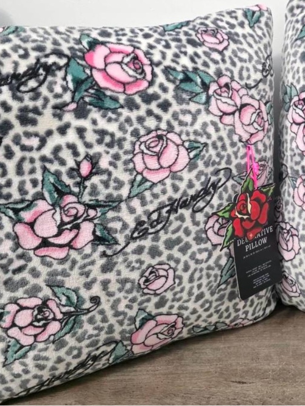 NWT Ed Hardy Decorative Pink Rose Leopard Print Pillow Set of 2